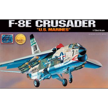 Academy 12440 Сборная модель самолета F-8E CRUSADER (1:72)
