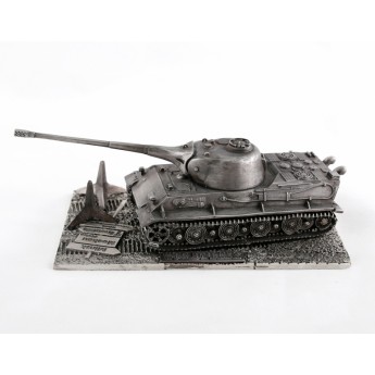HeavyMetal.Toys Модель танка Löwe из металла с подставкой (1:72)